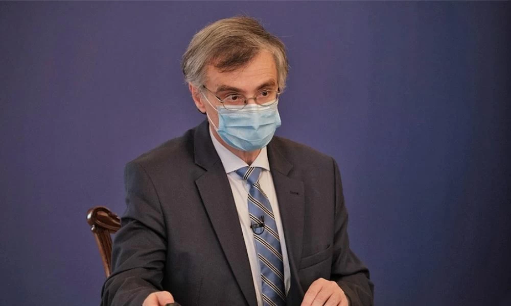 Δείτε ζωντανά την έκτακτη ενημέρωση Τσιόδρα για τους εμβολιασμούς